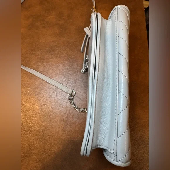 EUC Tory Burch Grey Crossbody Bag with Chain Strap. - Picture 13 of 16